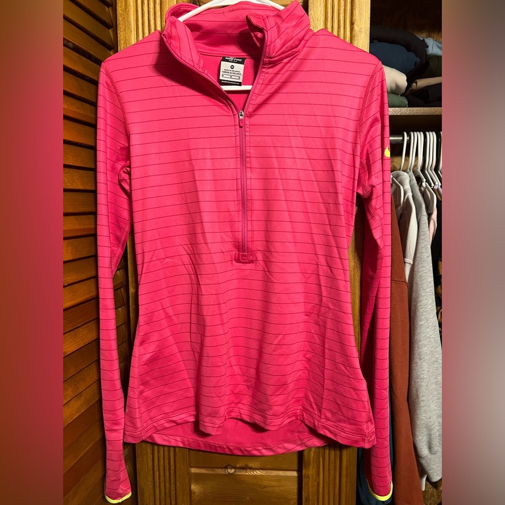 Nike pro - long sleeve - half zip with thumb hole